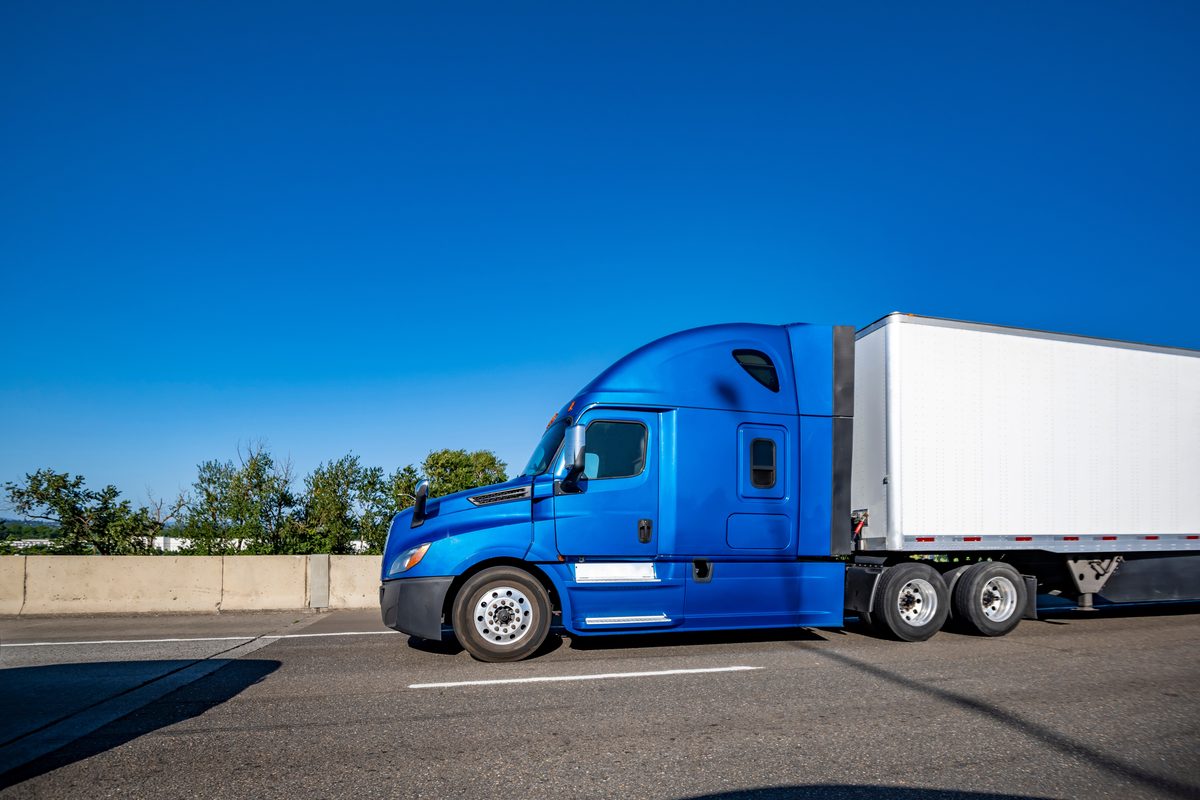 Illustration of technology and recruiting strategies that work for northeast trucking hiring trends 2026